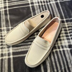 NIB Rothy’s Driver in Sesame